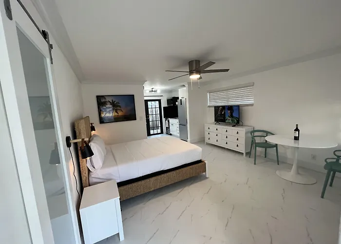 La Mer Suites